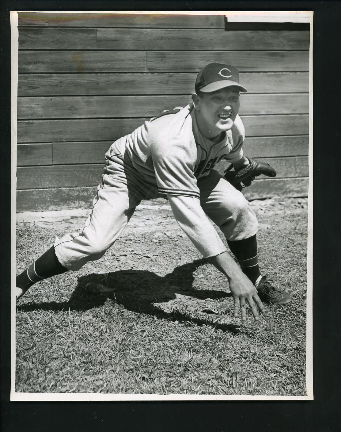 Allie Reynolds 1946 Cleveland News Press Photo Poster painting Indians pitching follow through