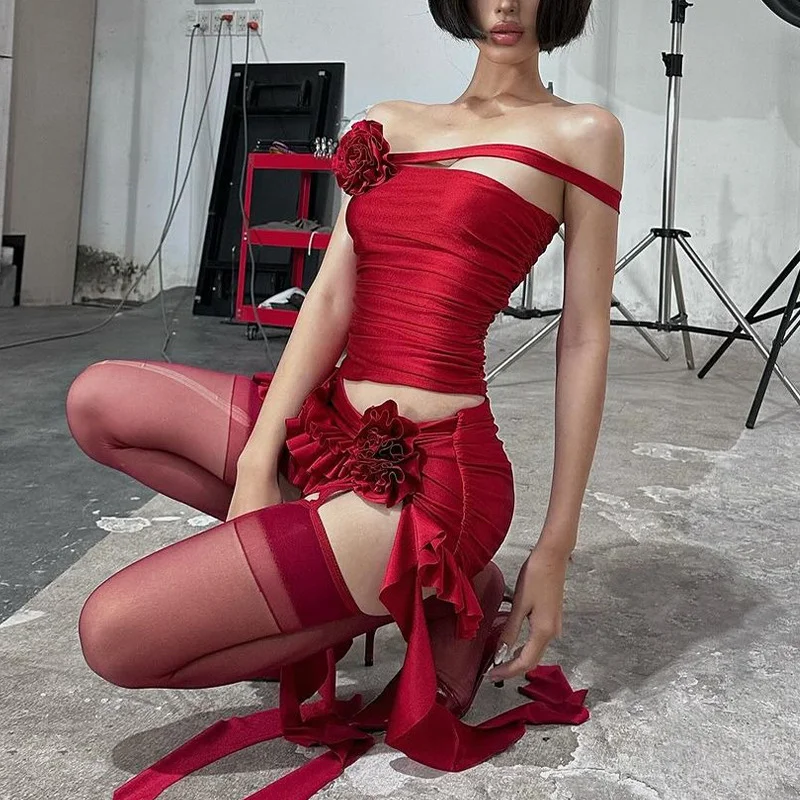 Uveng Uveng 2024 New Women's Fashion Sexy Pure Desire Sweet Spicy Wind Temperament Slim Flower Top Wrapped Buttock Skirt Suit