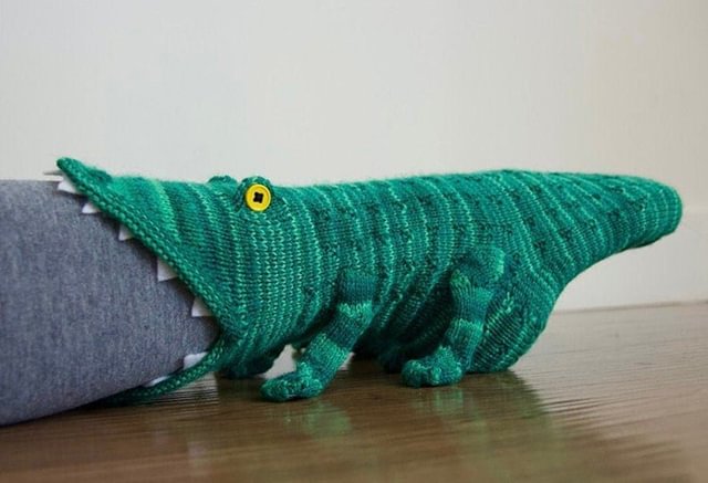 (Buy 2 Save 10%) Knit Crocodile Socks
