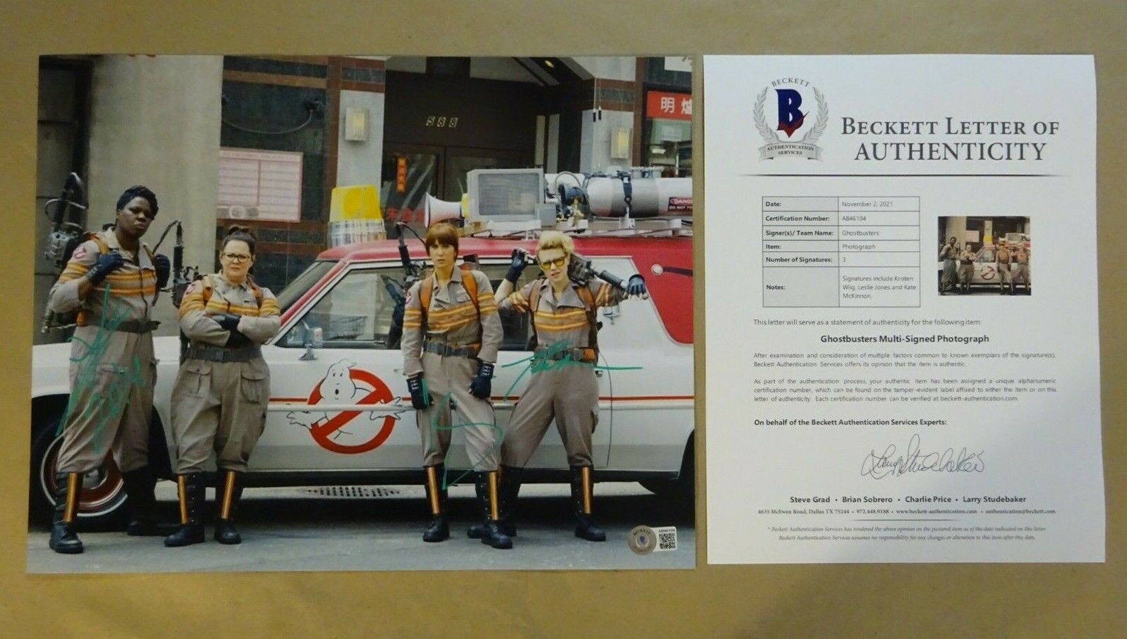 Signed K WIIG, K MCKINNON, L JONES 11X14 2016 GHOSTBUSTERS Photo Poster painting BECKETT COA BAS