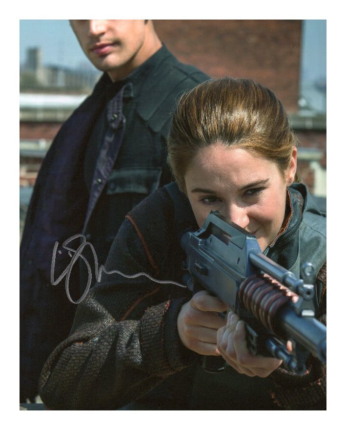 SHAILENE WOODLEY AUTOGRAPHED SIGNED A4 PP POSTER Photo Poster painting PRINT 5