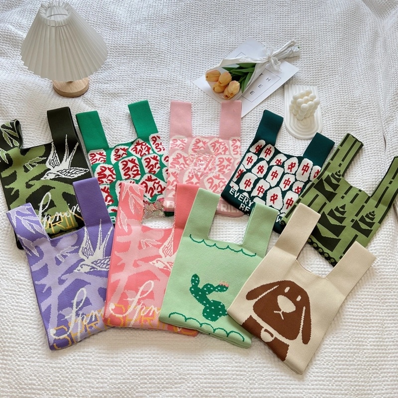 Women's Small Polyester Animal Plant Cute Square Open Handbag