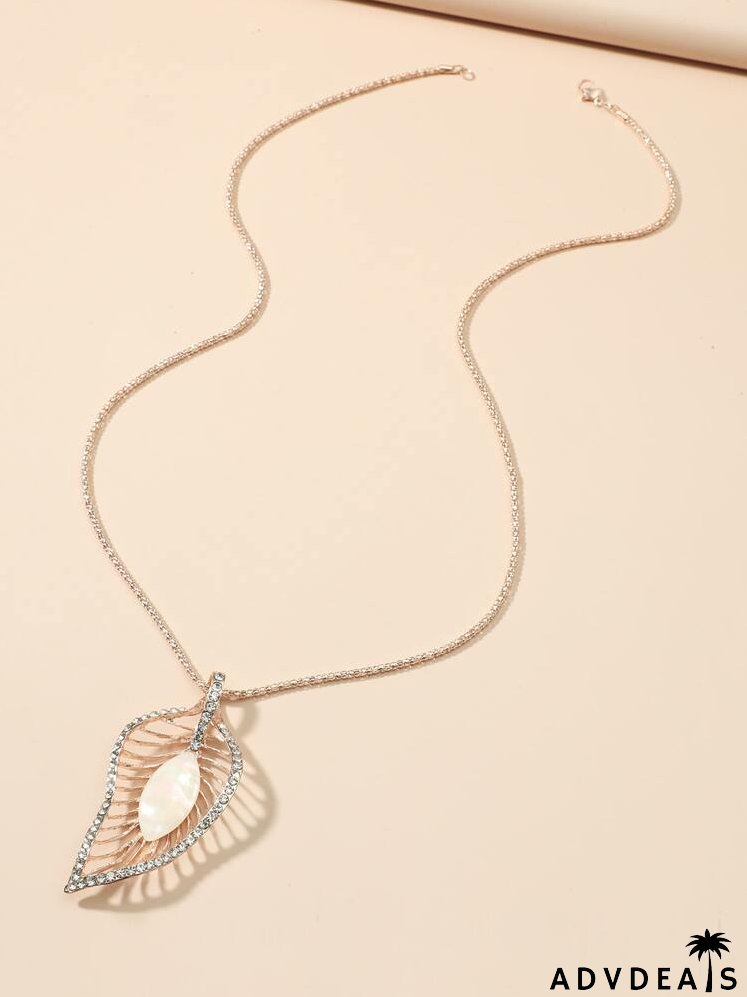 Hollow Leaf Pendant Necklace