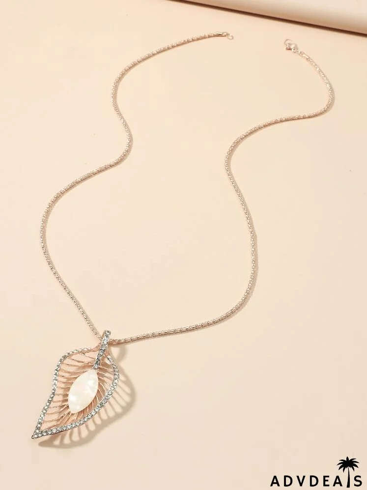 Hollow Leaf Pendant Necklace