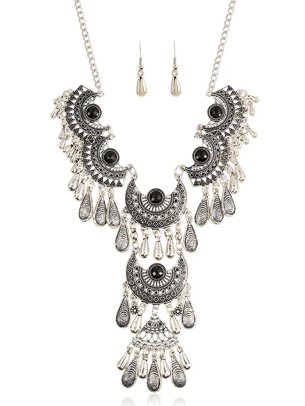 Retro Hollow Necklace Earrings Set