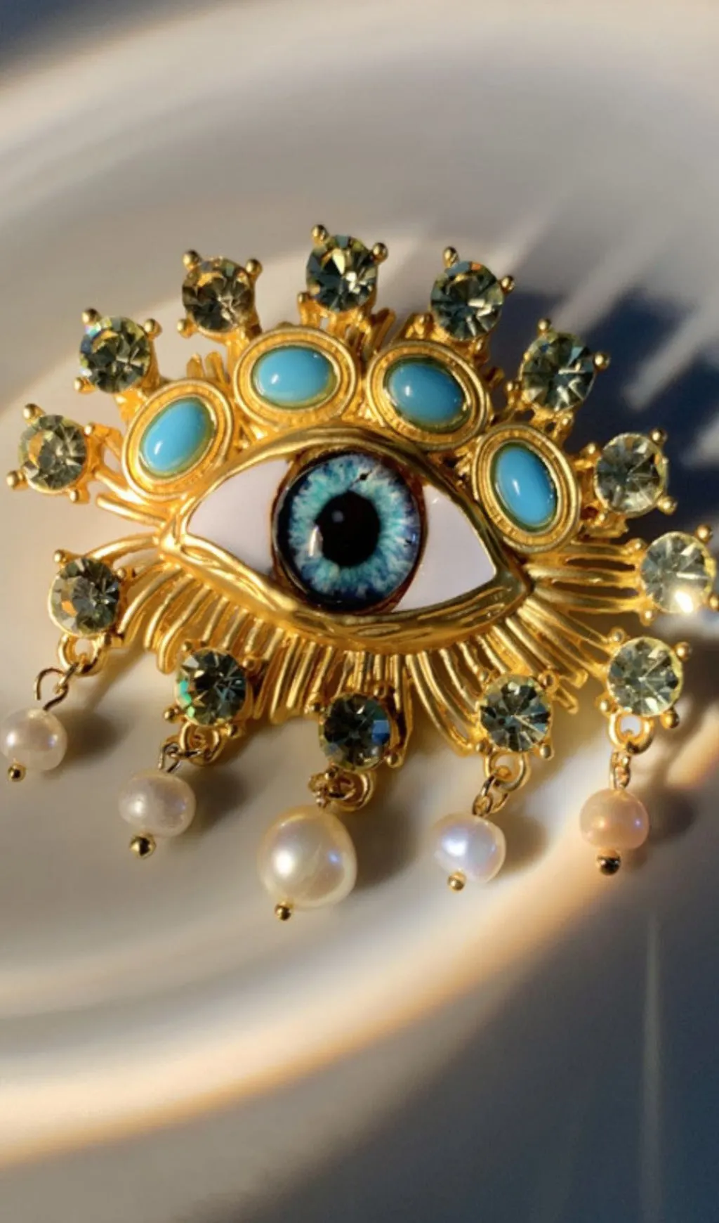 Pearl Embellihsed Eye Brooch Flowering Girl