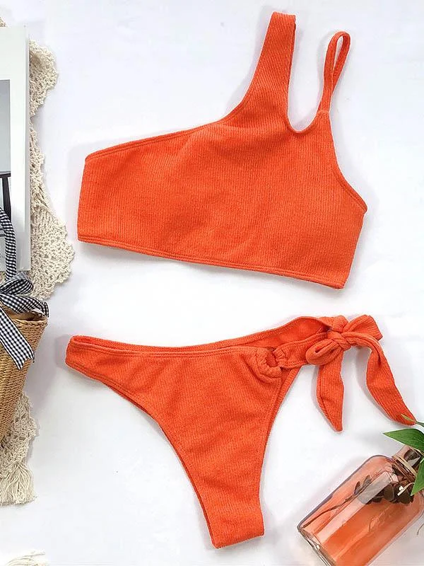 Solid Color One-Shoulder Knotted Split Bikini Swimsuit