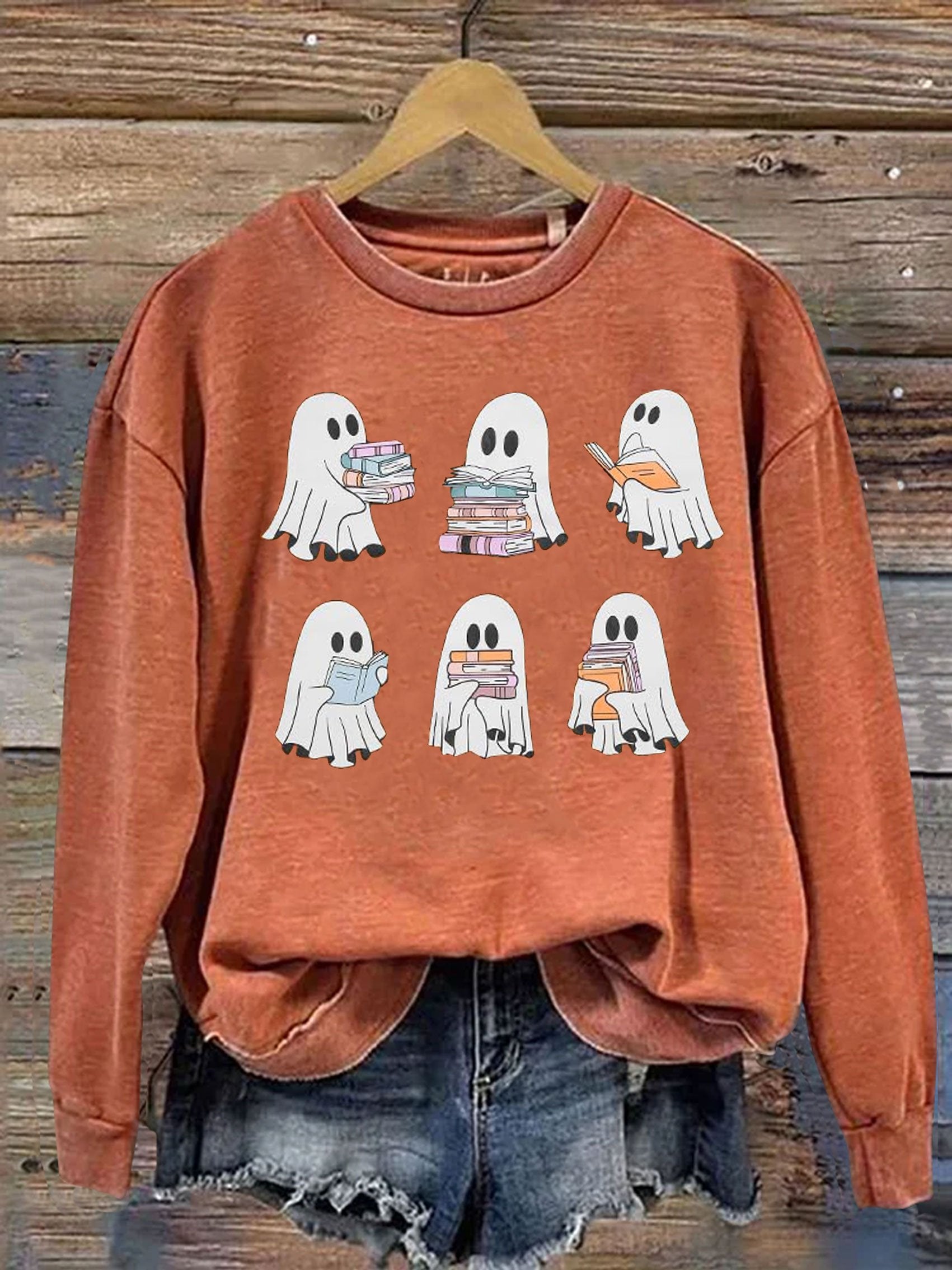 Ghost Reading Books Cute Spooky Bookish Halloween Print Casual Sweatshirt