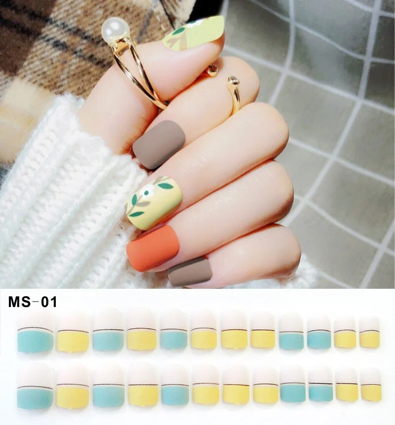 24Pc Matte Fake Nail Art Decoration Red Green White Chic Long Square Head Press on Full Cover False Nails Tips with Glue Sticker