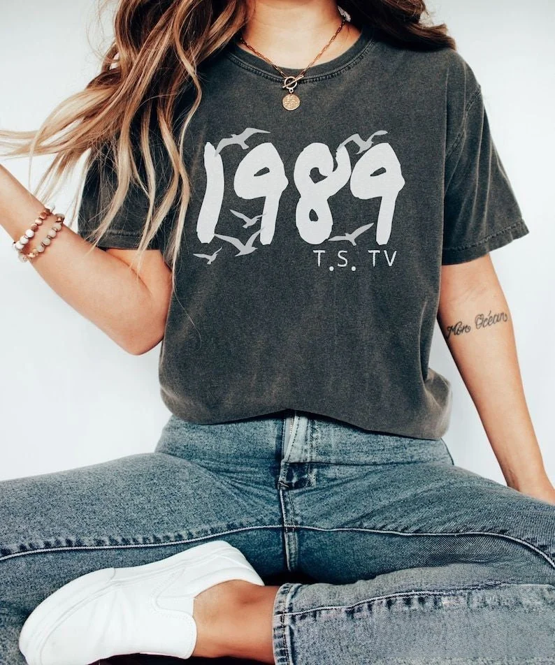 1989 TV Seagulls T-shirt