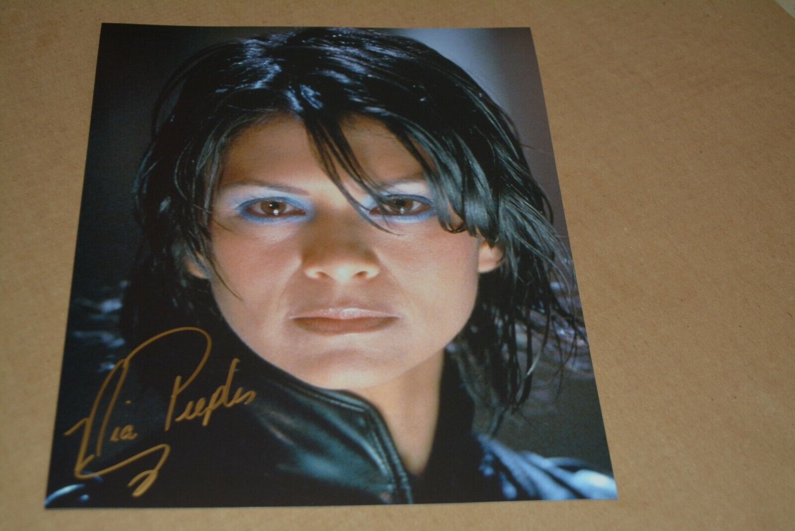 NIA PEEPLES signed autograph In Person 8x10 (20x25 cm) HALF PAST DEAD