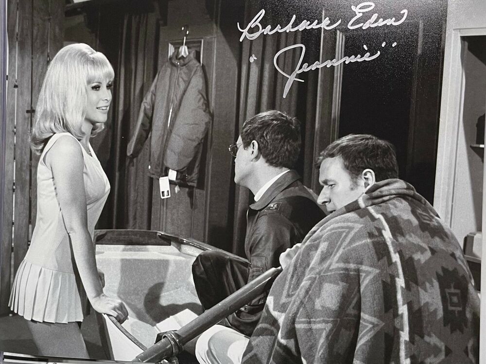 Barbara Eden I Dream of Jeannie 8x10 Photo Poster painting #105 signed at The Hollywood Show