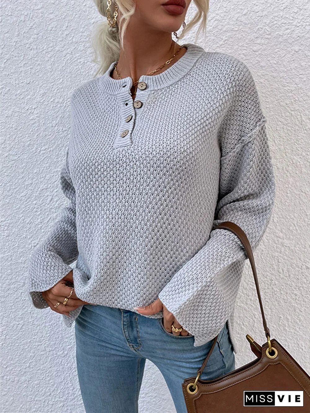 Casual Solid Color Sweater with Round Neck and Buttons