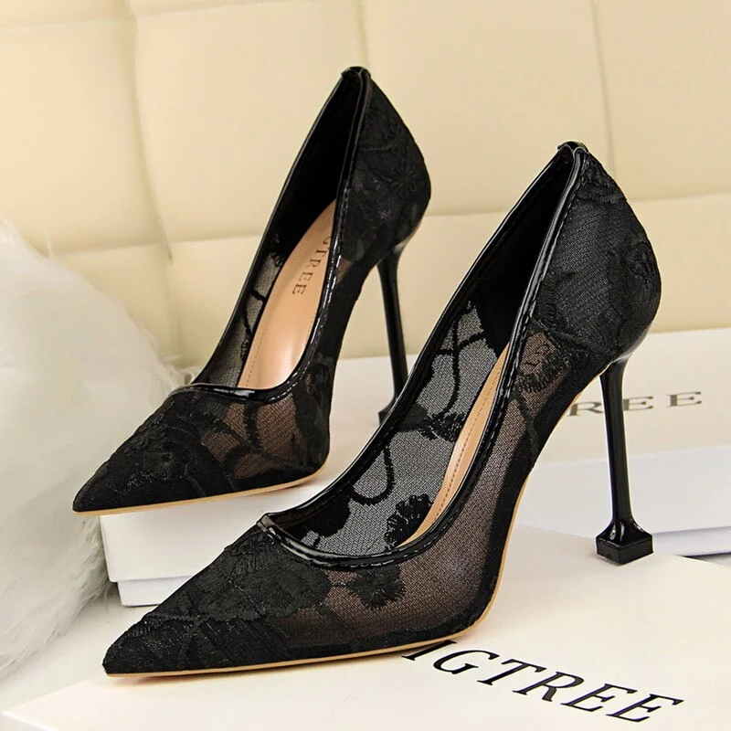 New 2019 Spring Summer shoes woman Luxury embroidery pointed toe high heels Sexy cut-out Women pumps Fashion wedding party shoes