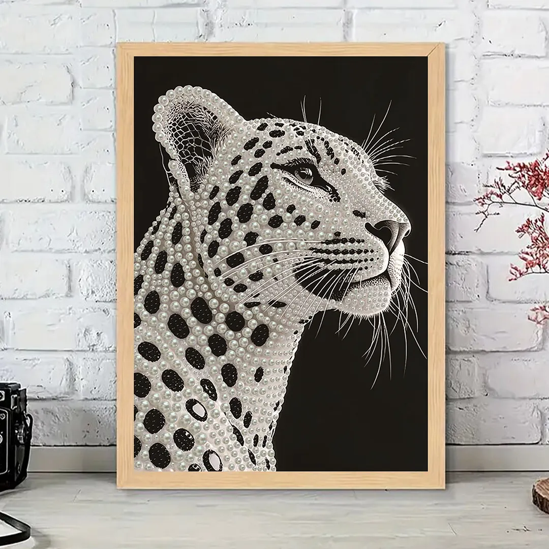 Spotted Leopard Special Shaped 5D DIY Partial Drill Diamond Pearl Painting Kit for Adults Beginners Home Decor Art Craft Pearl Diamond Painting 30x40cm