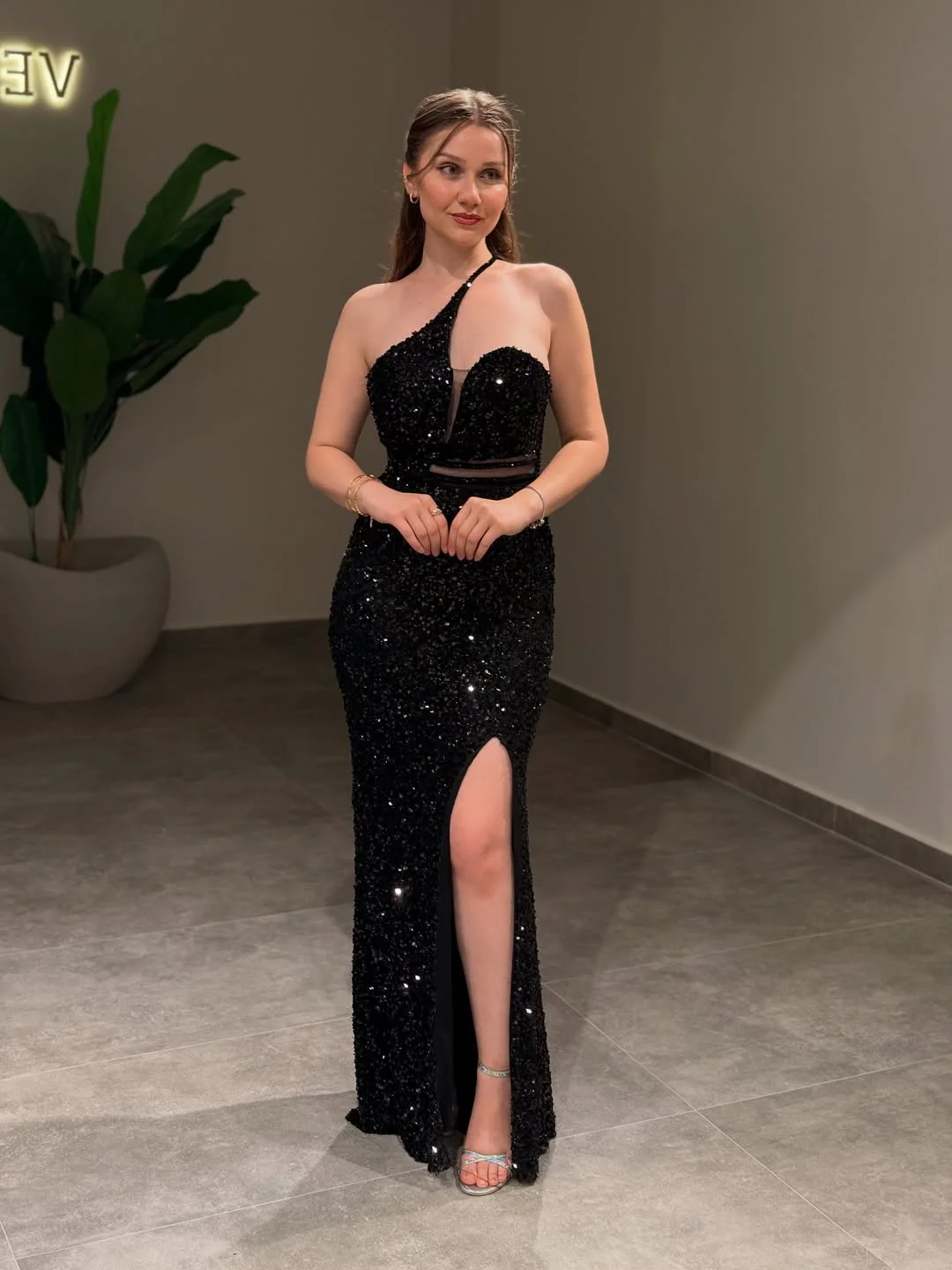 Classic Black Sleeveless Sequins Asymmetric Split  Prom Dress YK0288
