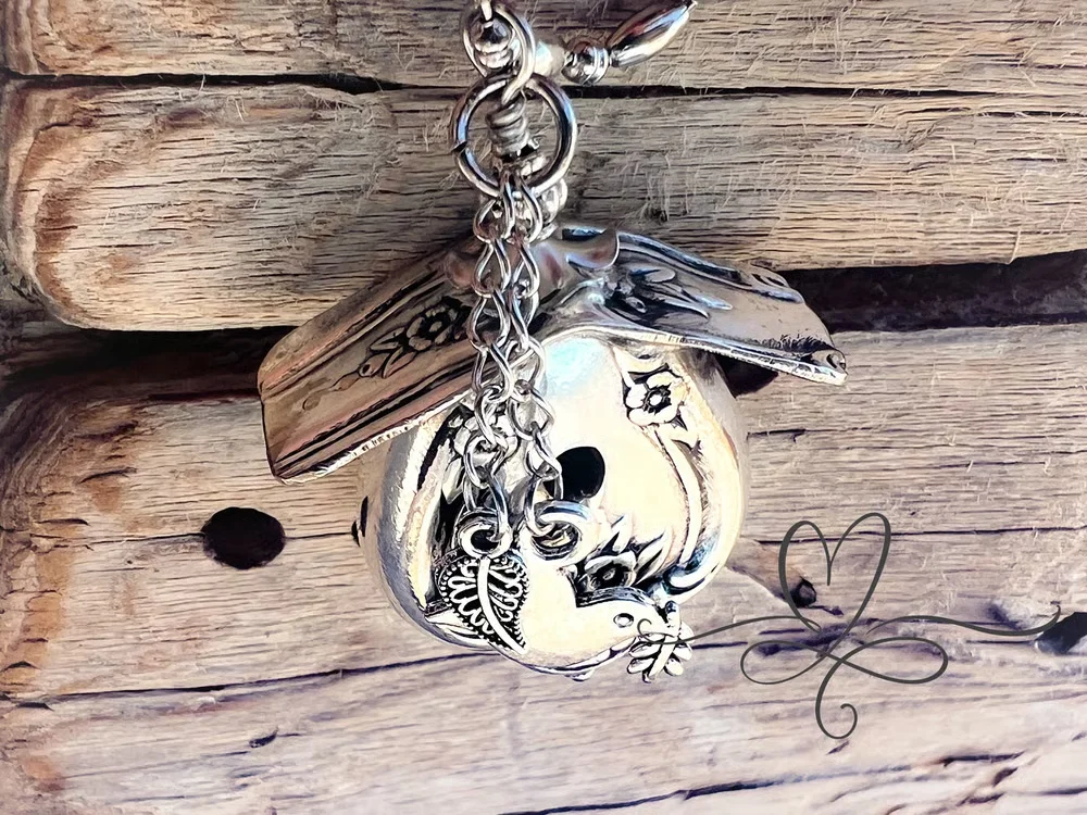  🔥Father's Day Sale: 49% OFF - 🐦Birdhouse Necklace • The 1951 "Magnolia" Silverware Birdhouse💯Sterling Silver✨🎉