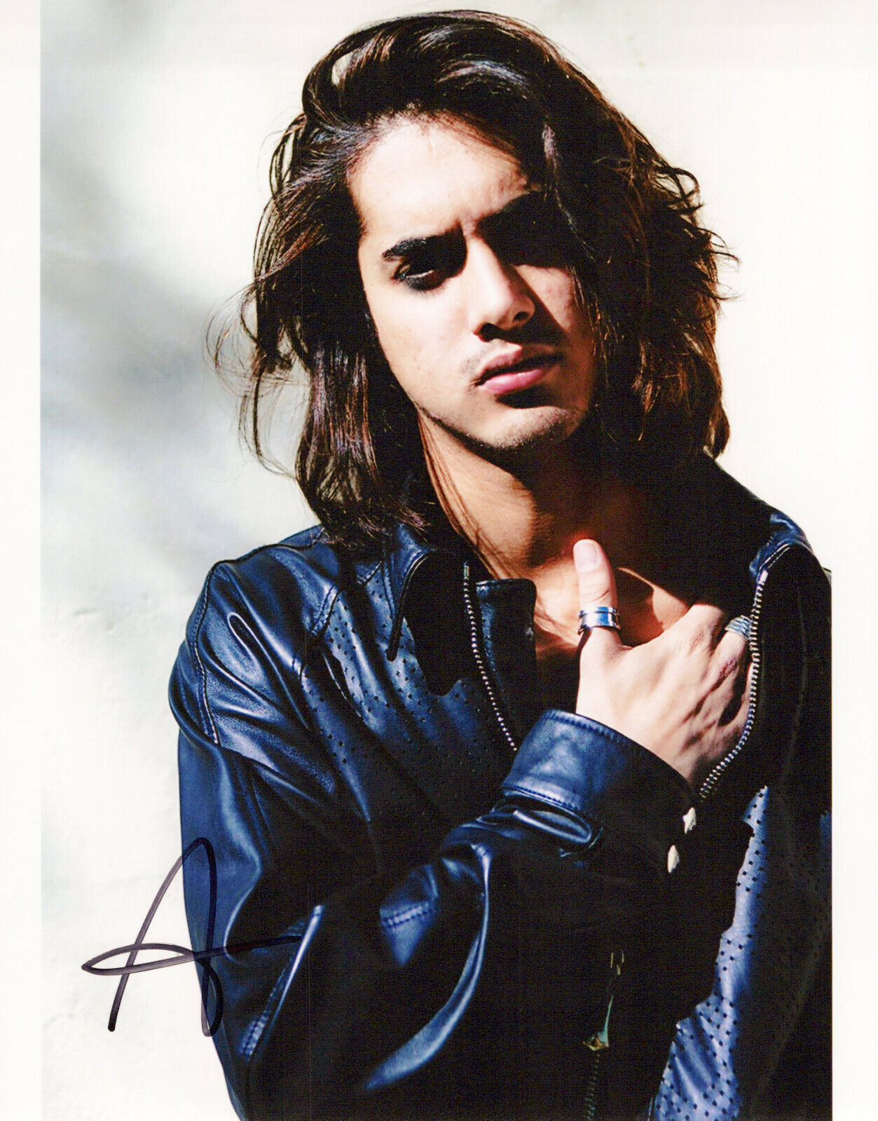 Avan Jogia head shot autographed Photo Poster painting signed 8x10 #6