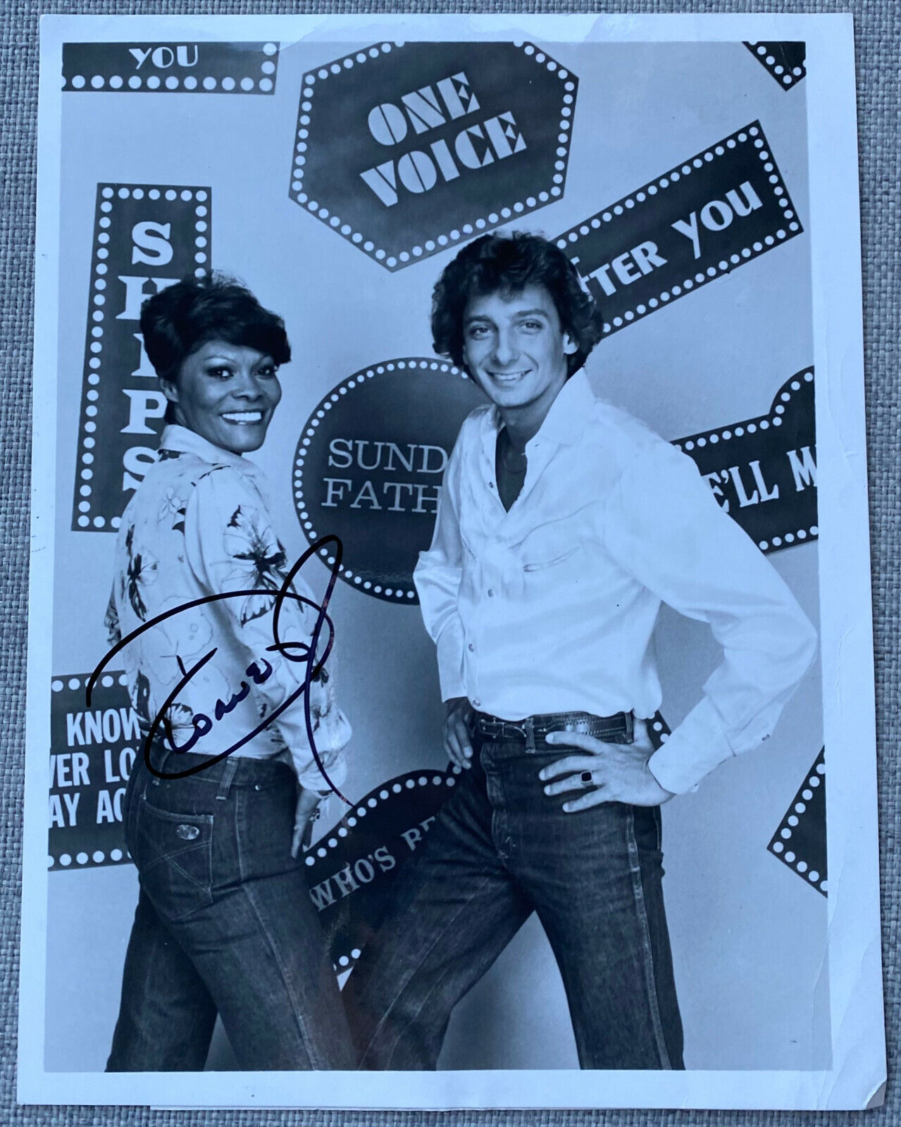 Dionne Warwick Signed IP RARE B&W Promo Press Photo Poster painting Approx 7x9.25, Barry Manilow