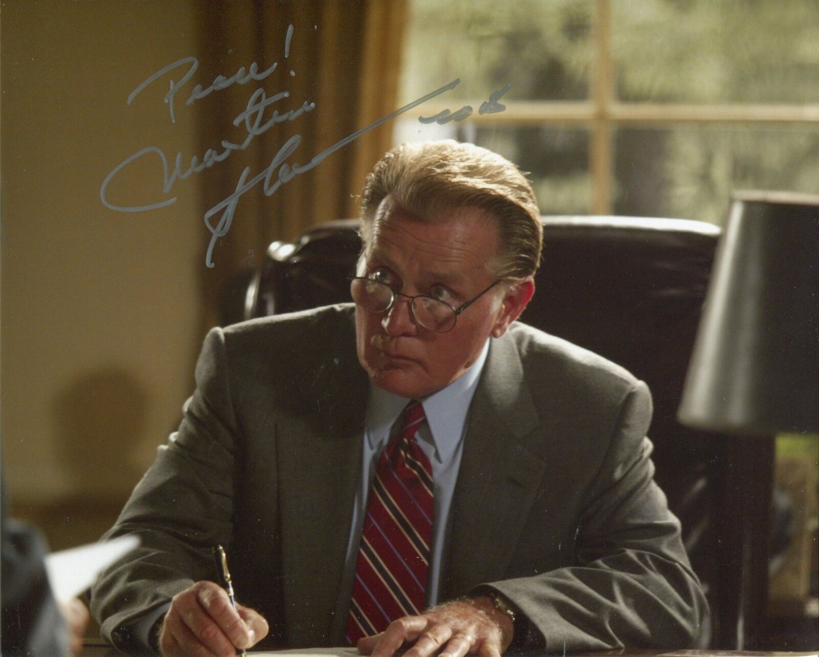 Martin Sheen signed THE WEST WING President Bartlet Photo Poster painting UACC DEALER