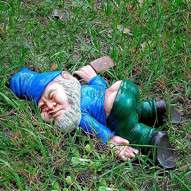 Drunk Garden Gnomes Statue