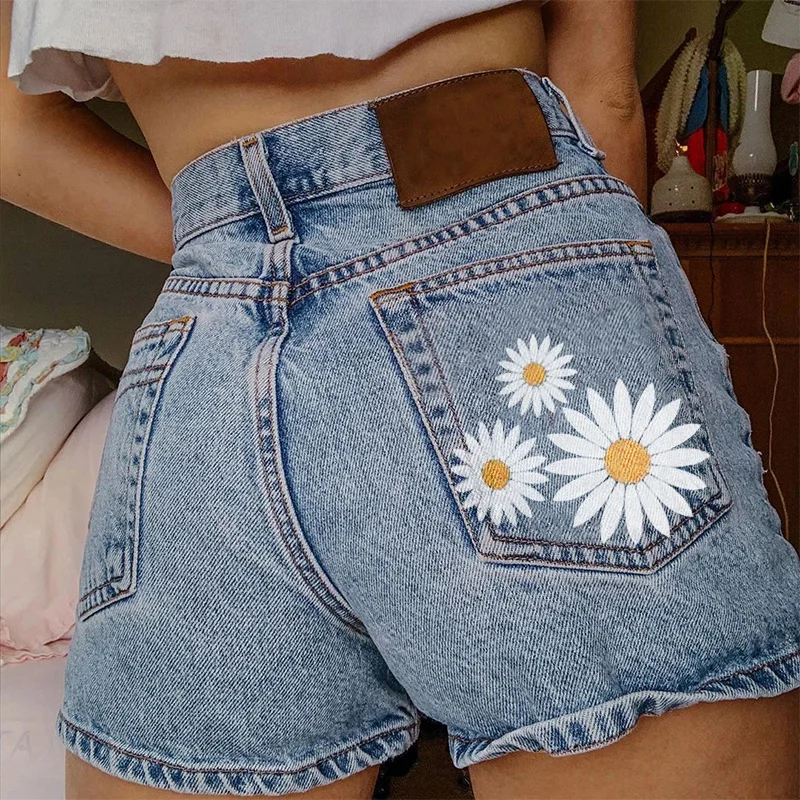 Women's Denim Shorts Daisy Printed Pocket Short Vacation Style Denim Shorts