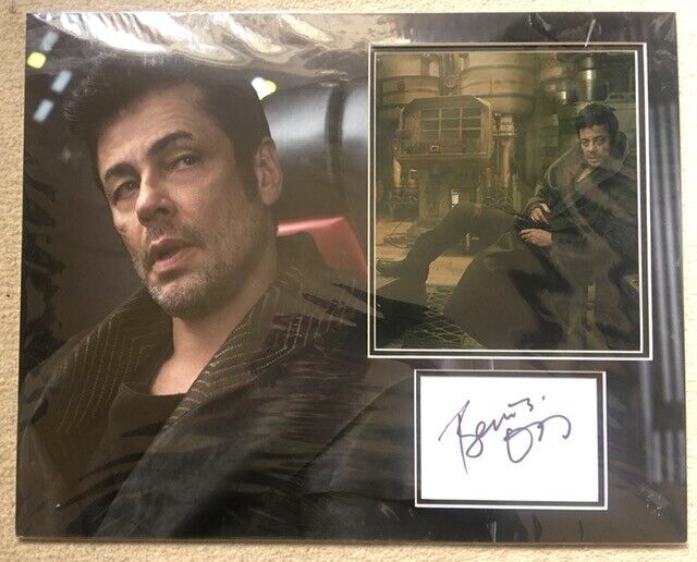 BENICIO DEL TORO SIGNED STAR WARS Photo Poster painting MOUNT UACC REG 242