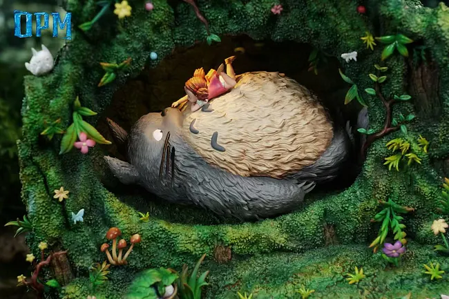 OPM Studio - Totoro in the tree hole with LED Statue(GK)