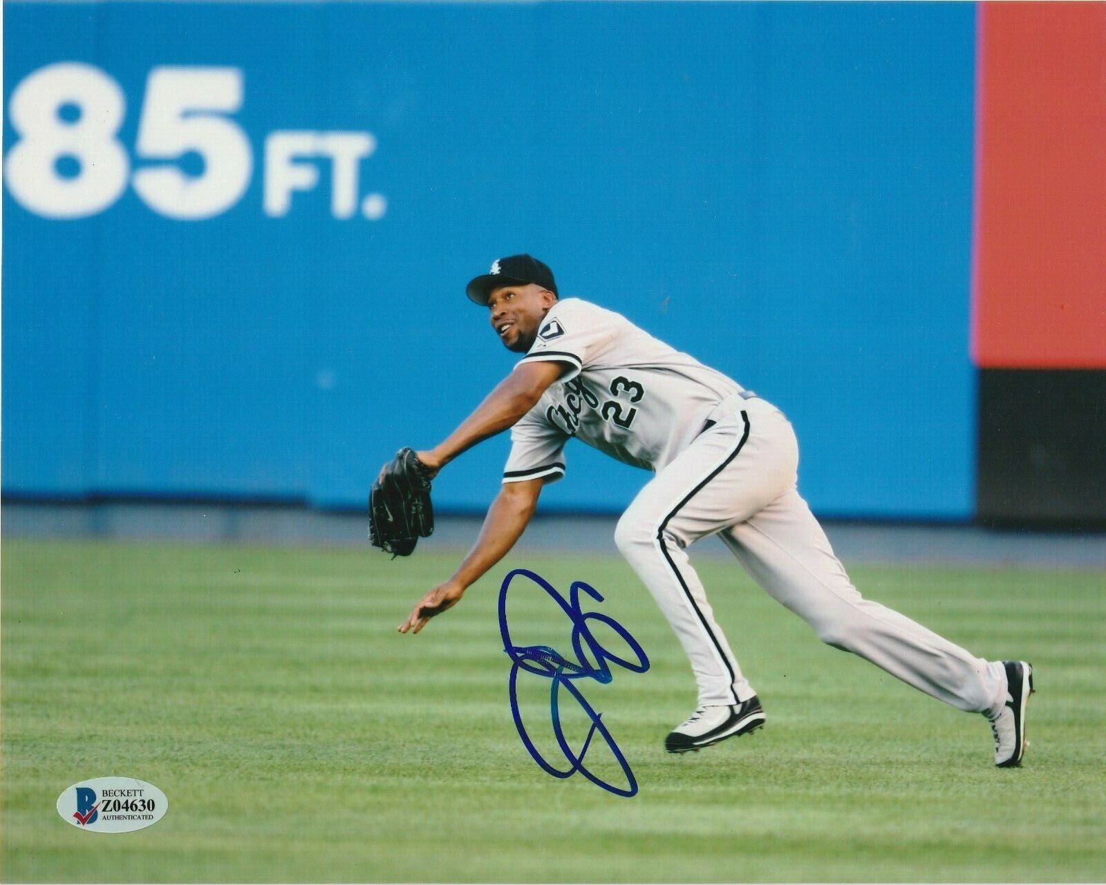 JERMAINE DYE Signed Chicago WHITE SOX 8x10 Photo Poster painting with Beckett COA