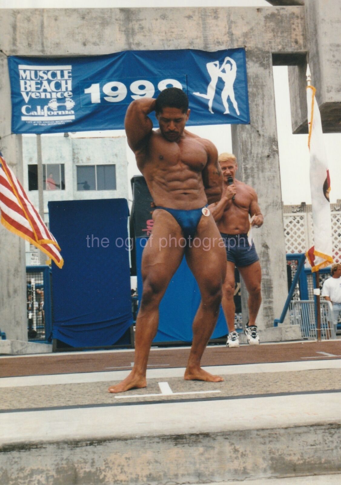 Muscle Man FOUND Photo Poster paintingGRAPH Color BODYBUILDER Venice Beach California 92 4 L