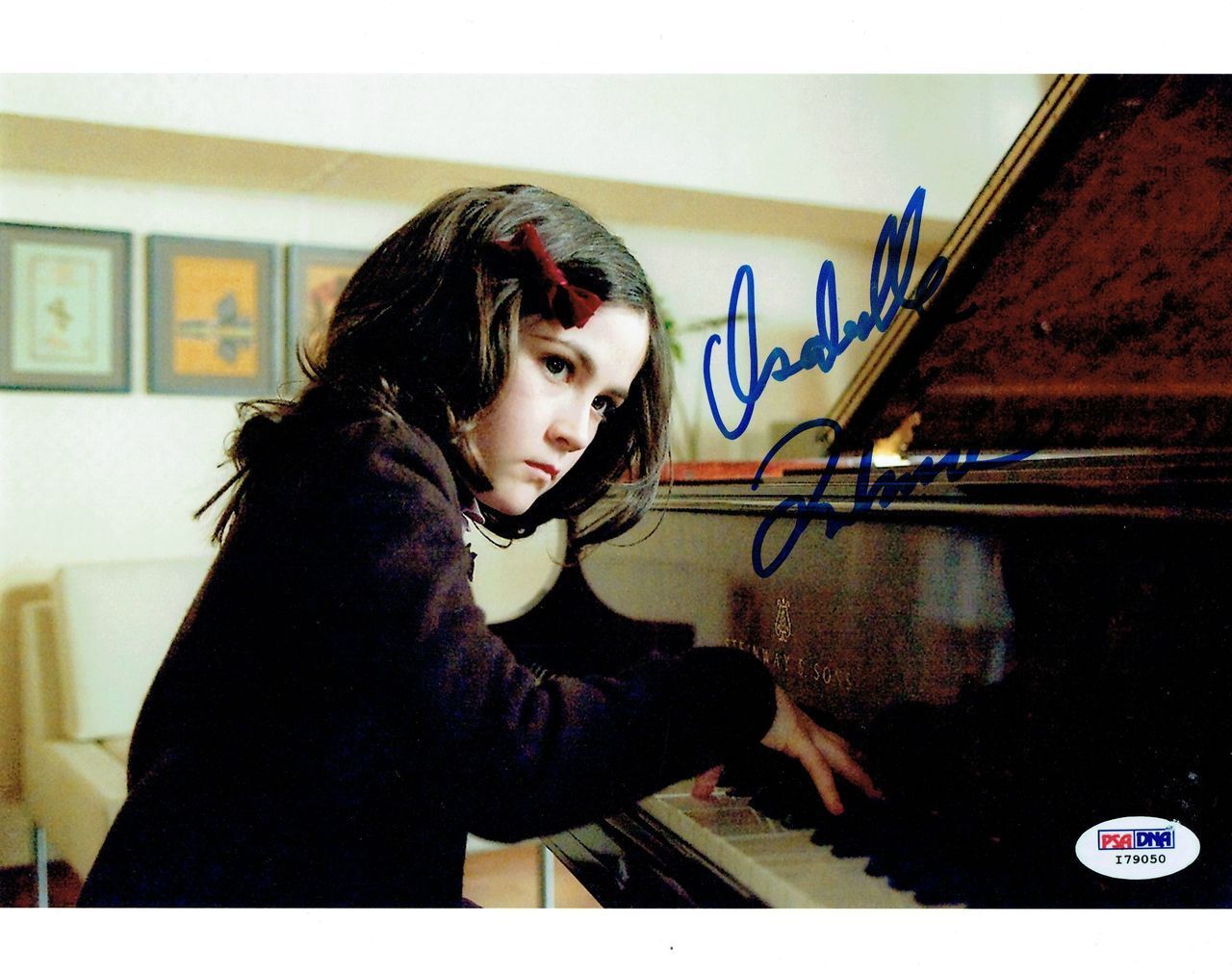 Isabelle Fuhrman Signed Orphan Autographed 8x10 Photo Poster painting (PSA/DNA) #I79050