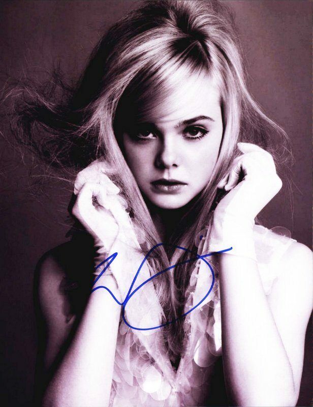 Elle Fanning authentic signed celebrity 8x10 Photo Poster painting W/Cert Autographed D1