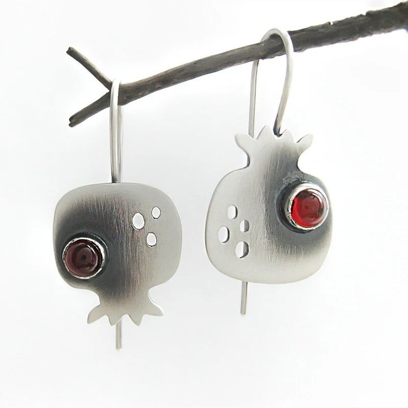 Vintage Creative Carving Pomegranate Earrings Ancient Silver Color Metal Inlay Red Stone Hollow Dangle Earring for Women Jewelry