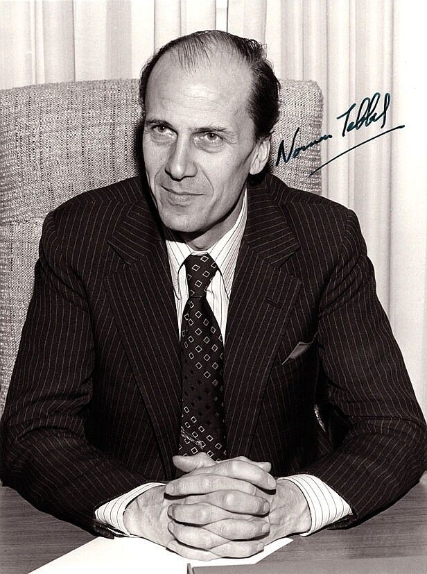 NORMAN TEBBIT Signed Photo Poster paintinggraph - Politician British MP - preprint