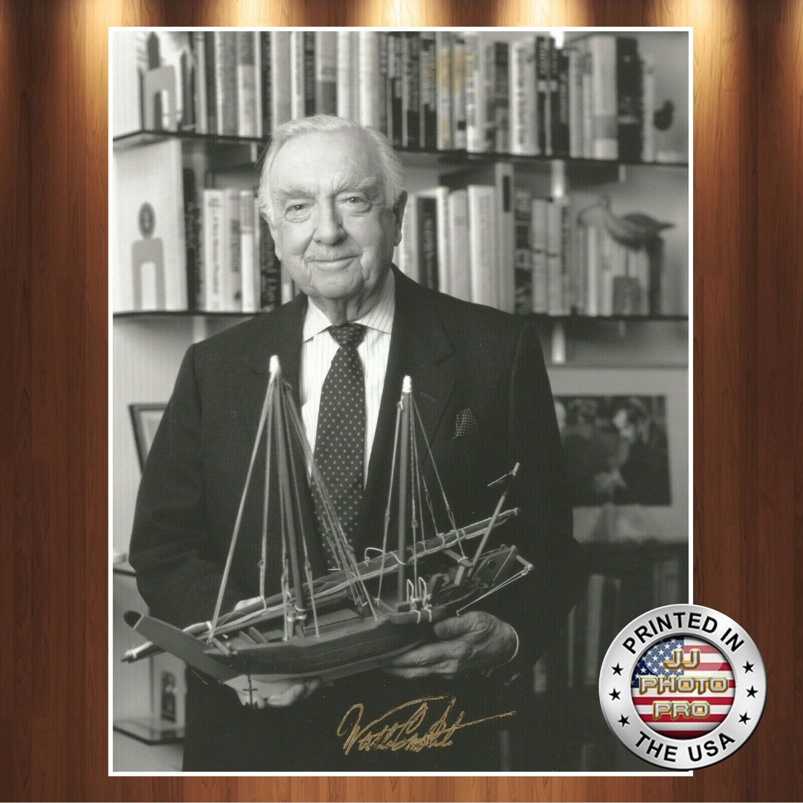 Walter Cronkite Autographed Signed 8x10 Photo Poster painting (CBS News) REPRINT