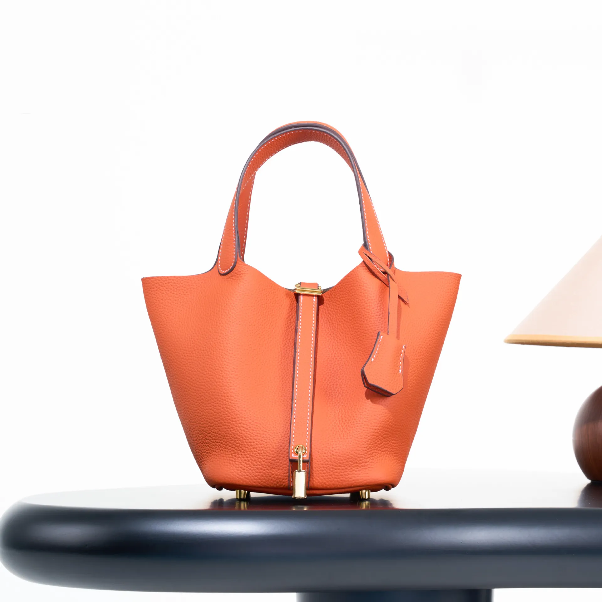 Classic Top-grain Cowhide Bag Premium-Quality Genuine Leather Bucket Bag Stylish and Versatile Handbag-MERUMOTE