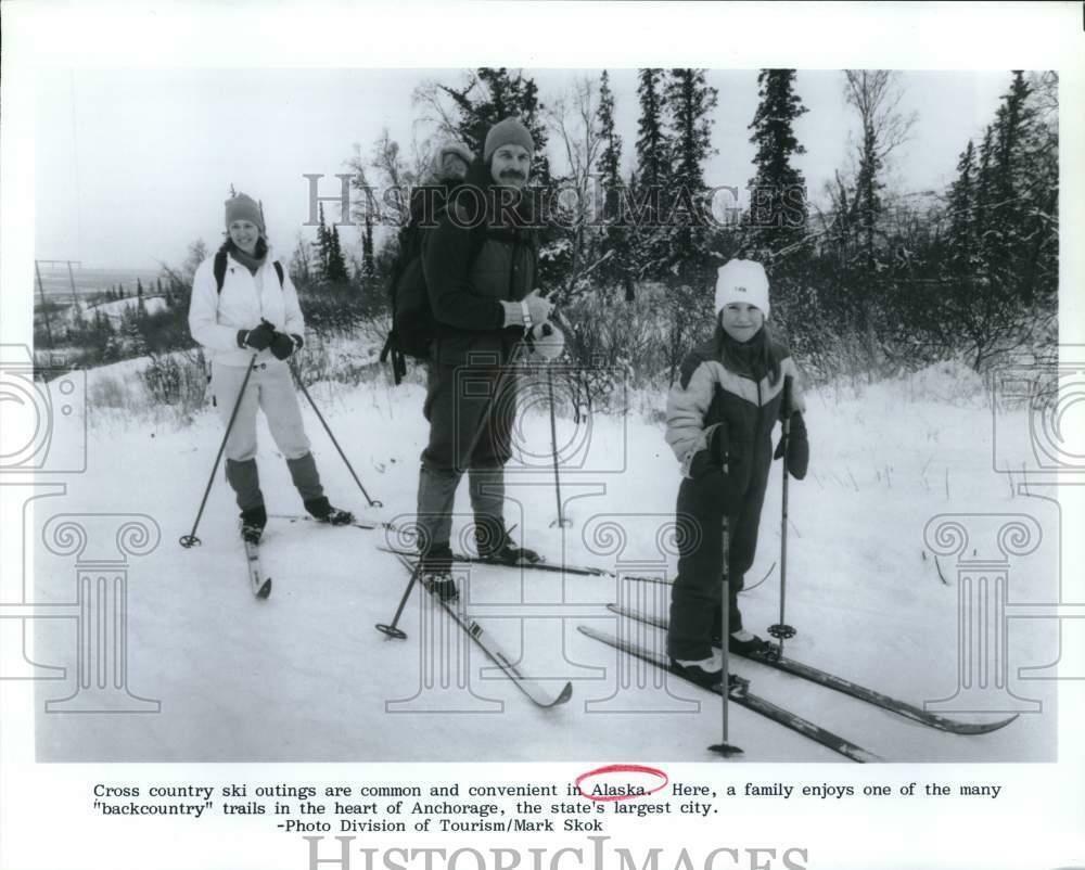 Press Photo Poster painting Family enjoys Cross Country Ski Outing in Anchorage, Alaska