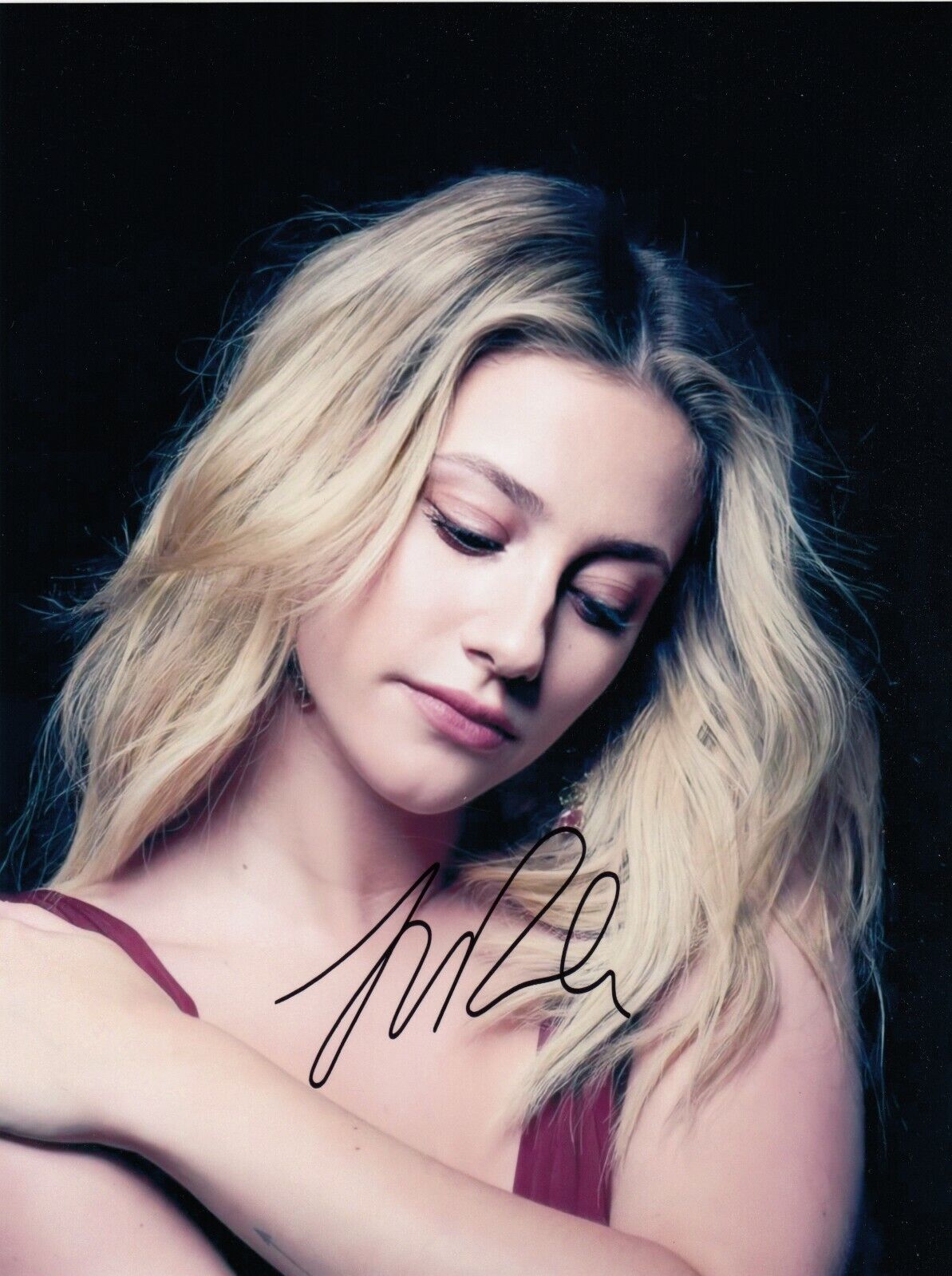 Lili Reinhart Signed Auto 8 x 10 Photo Poster paintinggraph