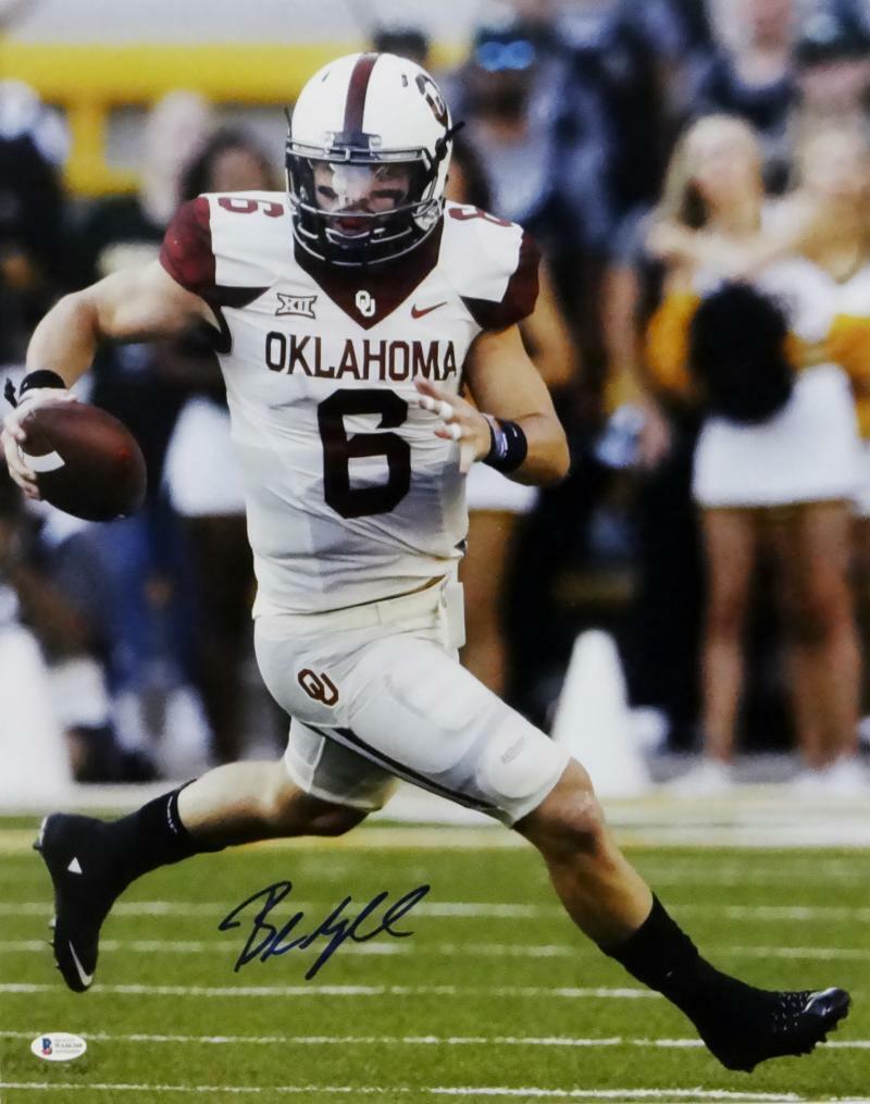 Baker Mayfield Signed Oklahoma Sooners 16x20 Running w/ Ball Photo Poster painting- Beckett Auth