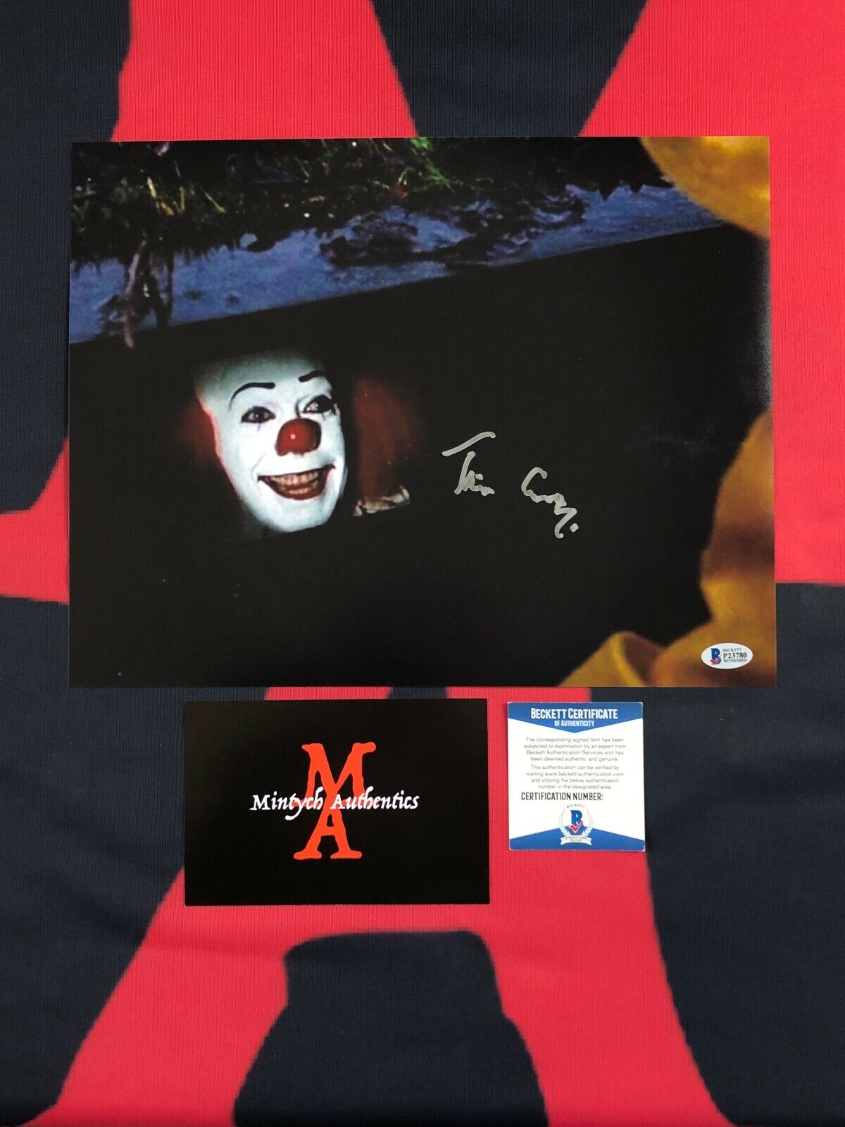 TIM CURRY AUTOGRAPHED SIGNED 11x14 Photo Poster painting! PENNYWISE! IT! HORROR! BECKETT COA!