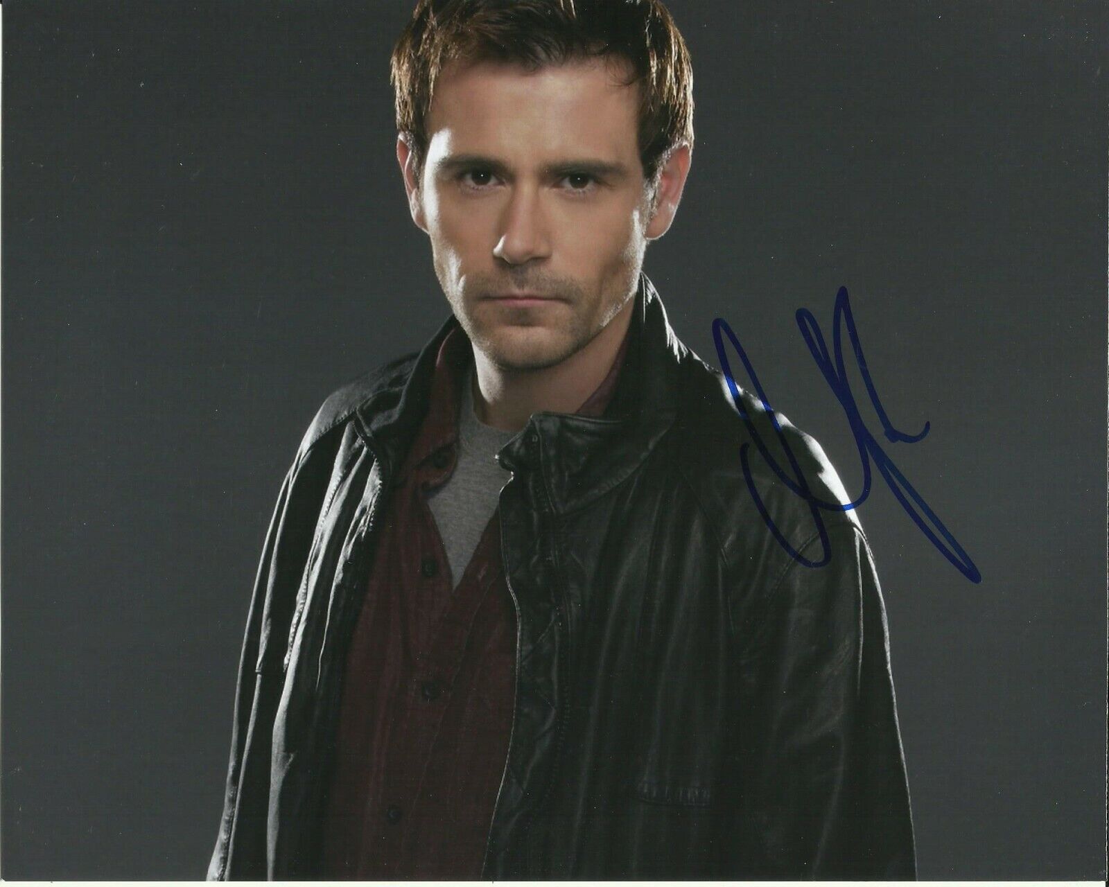 MATT RYAN SIGNED LEGENDS OF TOMORROW / CONSTANTINE Photo Poster painting UACC REG 242 (4)