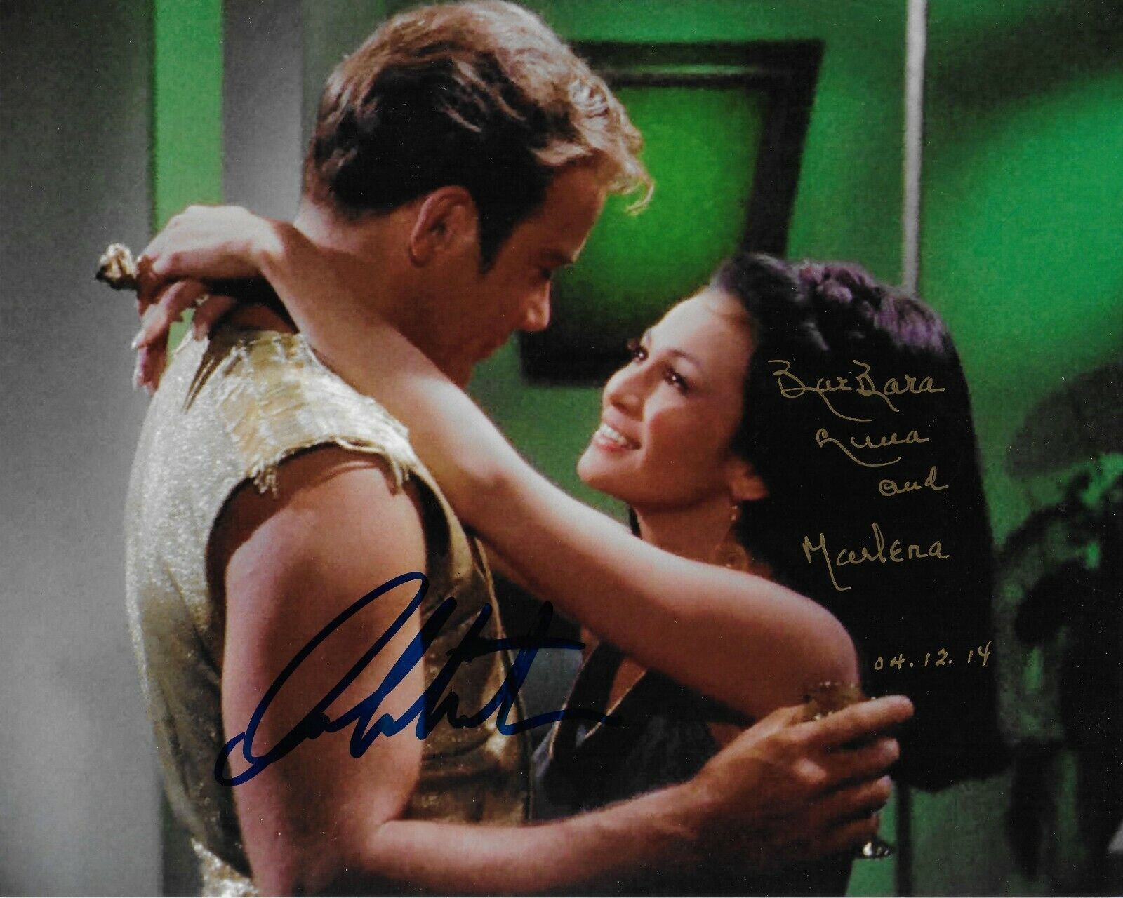 William Shatner/BarBara Luna Star Trek TOS Signed 8X10 Photo Poster painting