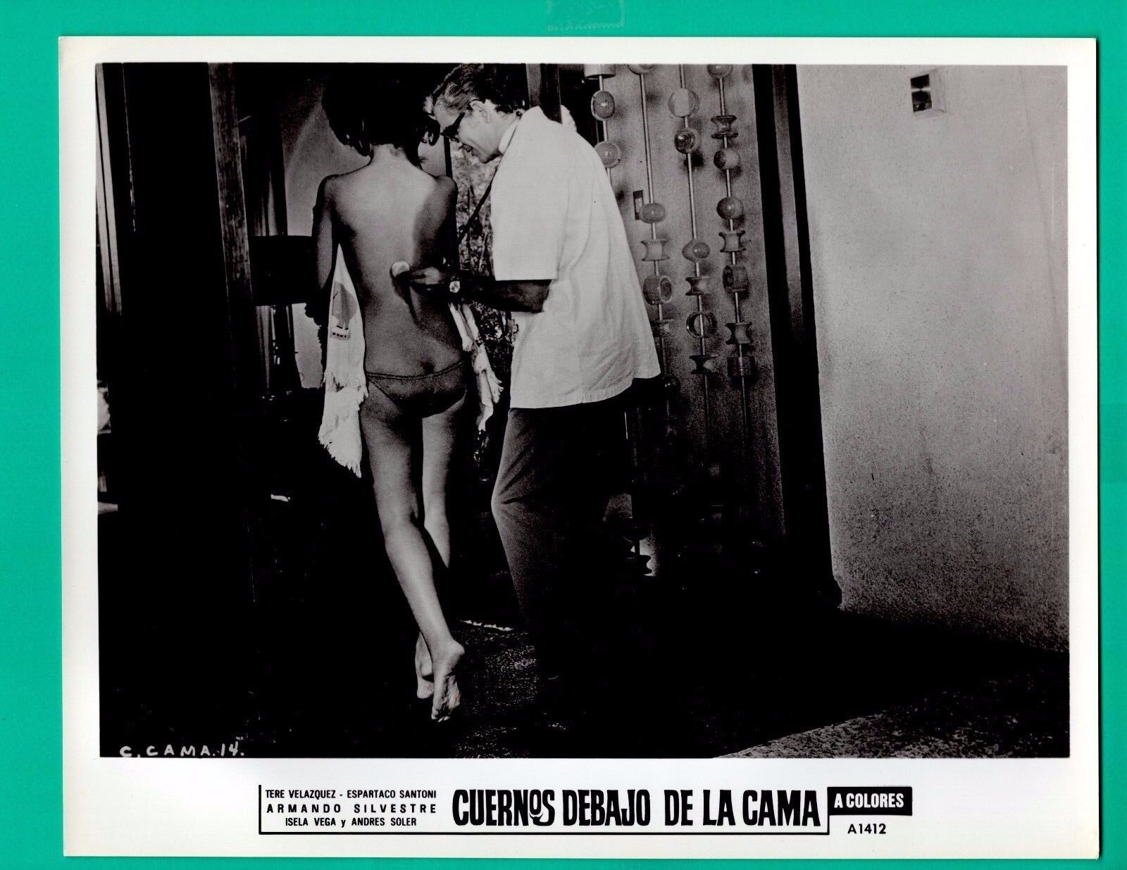 Original ISELA VEGA Sexy Nude CUERNOS DEBAJO DE LA CAMA Movie Photo Poster painting 1969 8X10