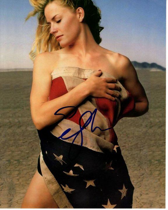 ELISABETH SHUE signed autographed 8x10 AMERICAN FLAG Photo Poster painting