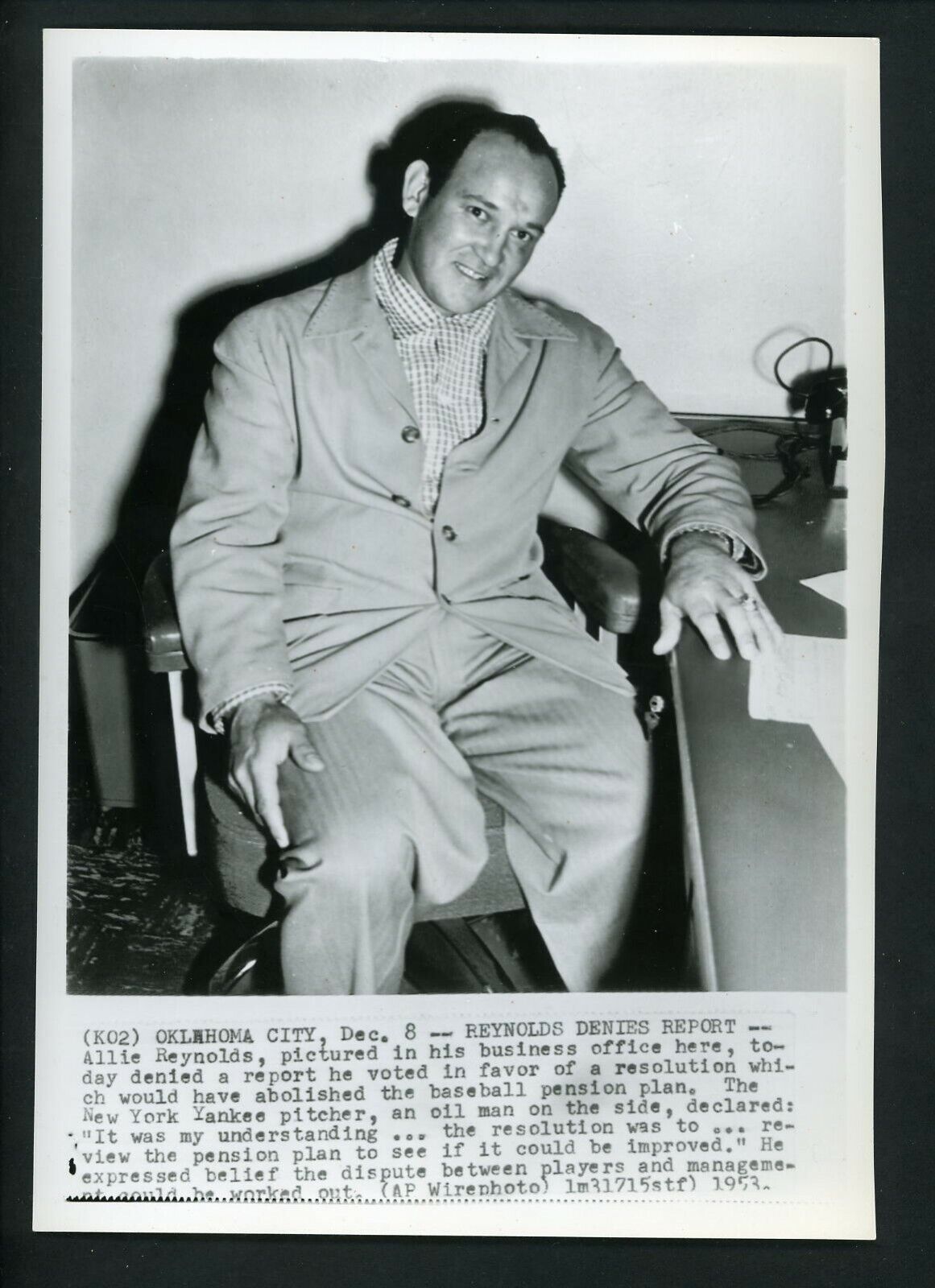 Allie Reynolds in Oklahoma City office 1953 Press Photo Poster painting New York Yankees