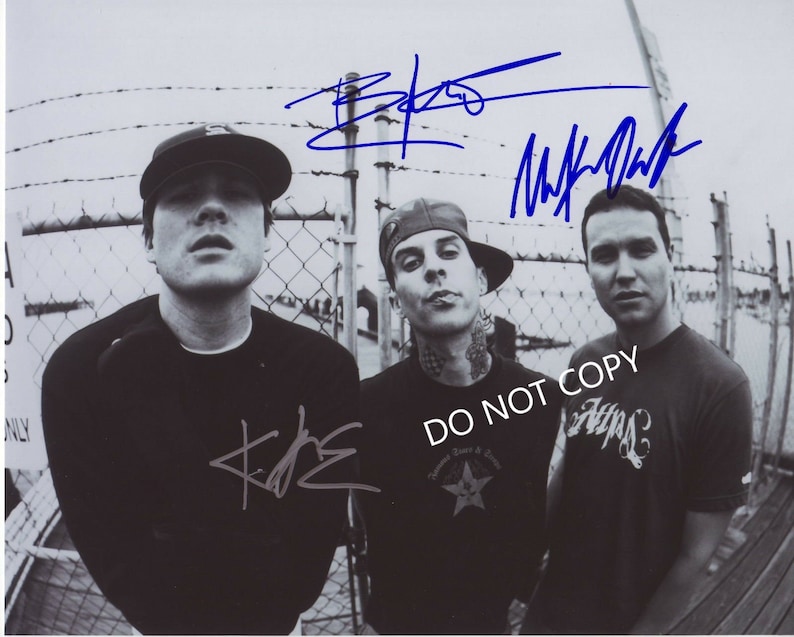 BLINK 182 8 x10 20x25 cm Autographed Hand Signed Photo Poster painting