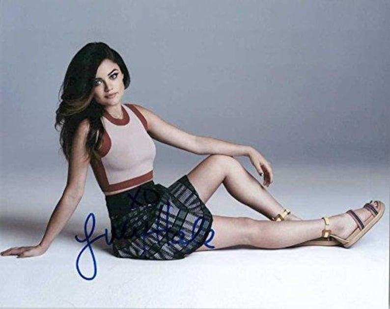 Lucy Hale Signed Autographed Glossy 8x10 Photo Poster painting - COA Matching Holograms
