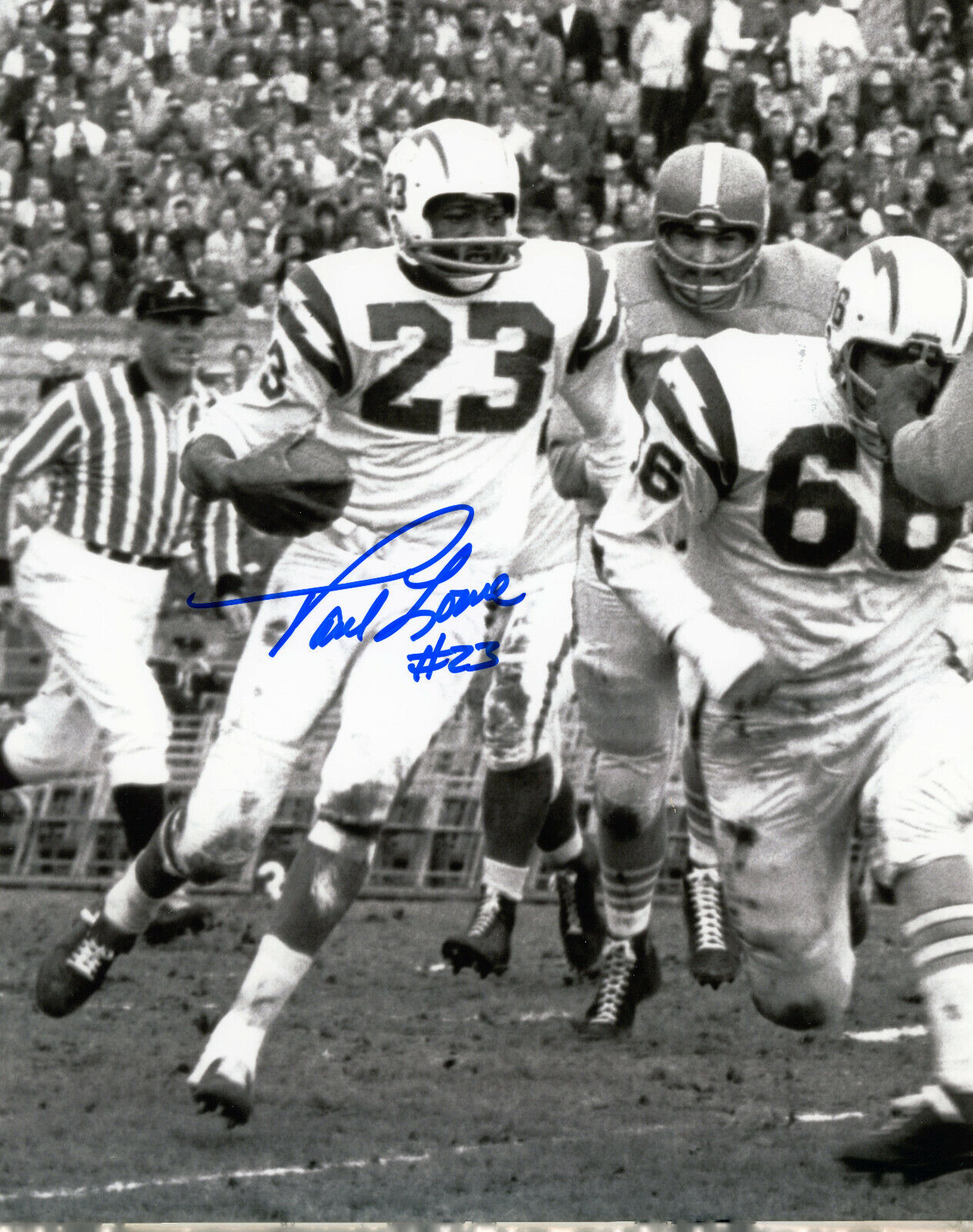 Paul Lowe autographed 8x10 San Diego Chargers In Person B&W #7