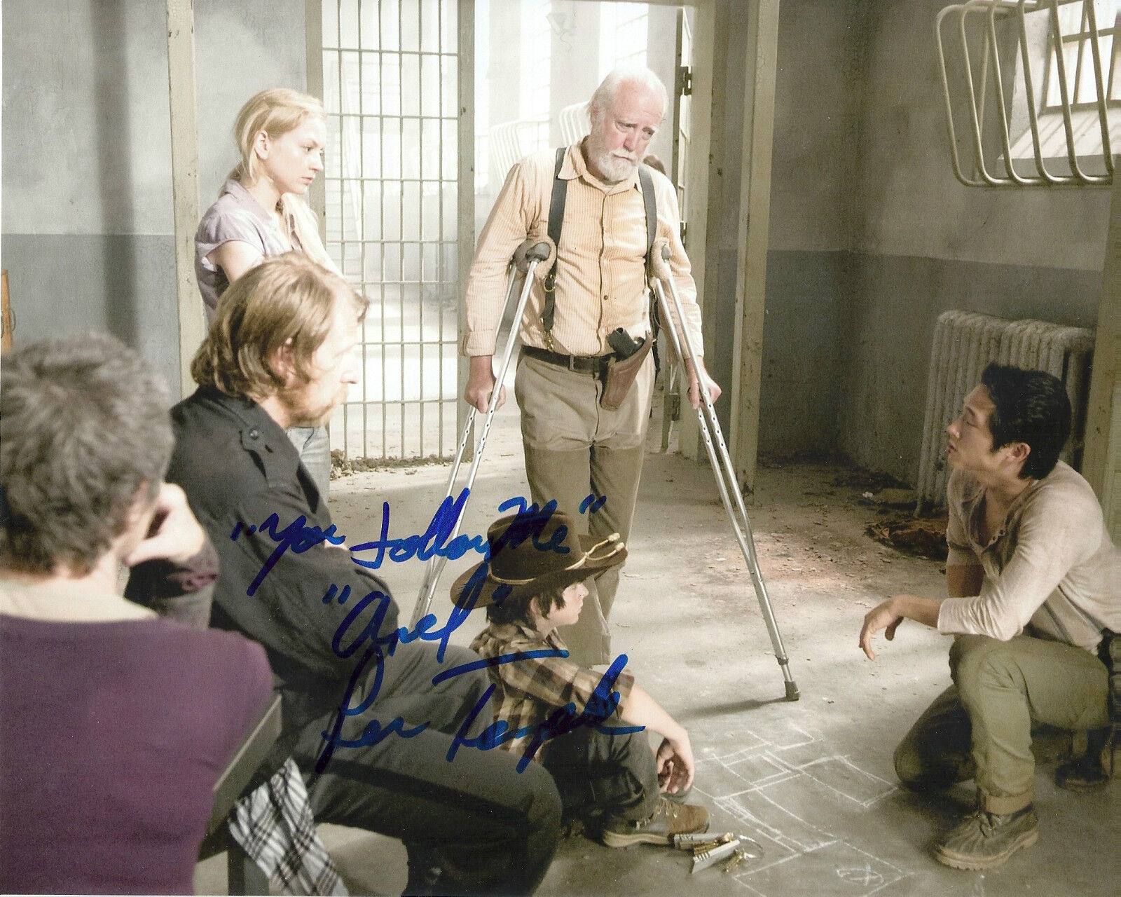 LEW TEMPLE 'THE WALKING DEAD' AXEL SIGNED 8X10 PICTURE *COA 1