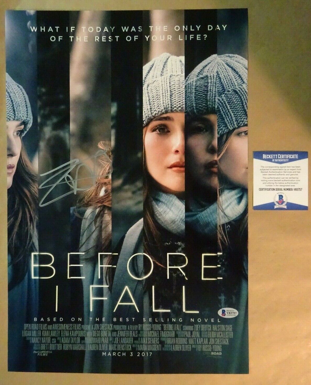 Signed ZOEY DEUTCH Autographed Before I Fall 12x18